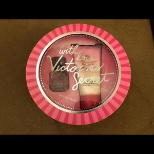 Victoria’s Secret Bombshell Gift Set